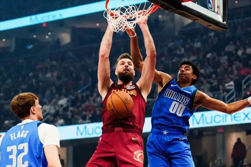 hth体育-首秀24+8+6记三分！“黑八”功臣&amp;amp;6400万先生，哈登超级帮手来了